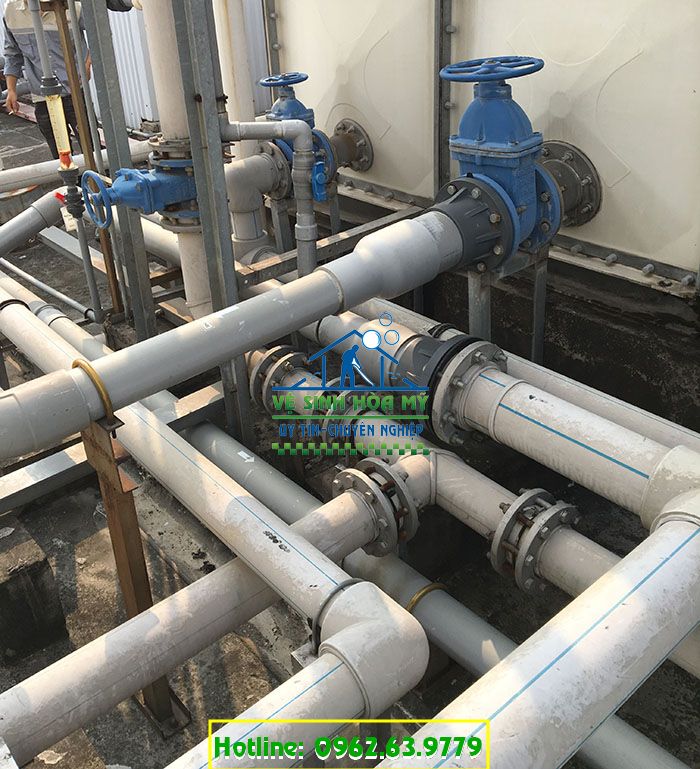 Dịch vụ vệ sinh làm sạch đường ống nước sinh hoạt nhà máy chuyên nghiệp cùng Green Hòa Mỹ.